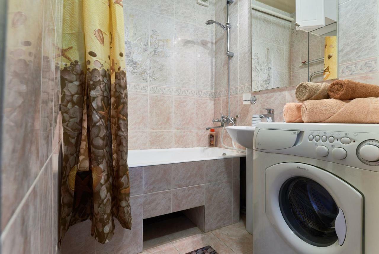 Центр! 2-Комн. Леси Украинки 3. Kiev Ngoại thất bức ảnh
